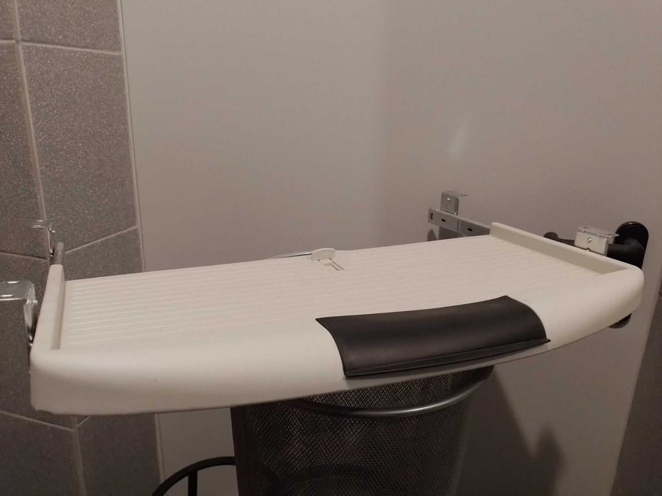 Szuflada, wysuwana półka do biurka pod klawiaturę