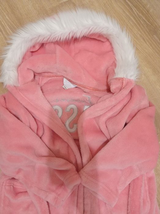 Халат для дівчинки на 122-128 см.