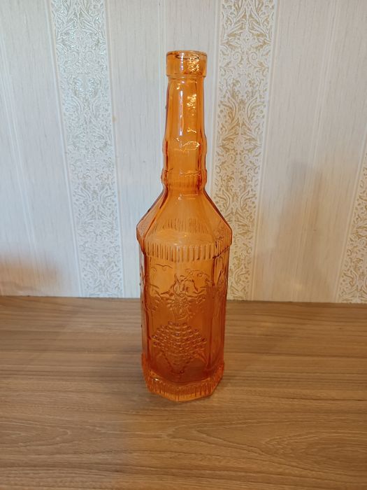Butelka ozdobna szklana. Pomarańczowa.