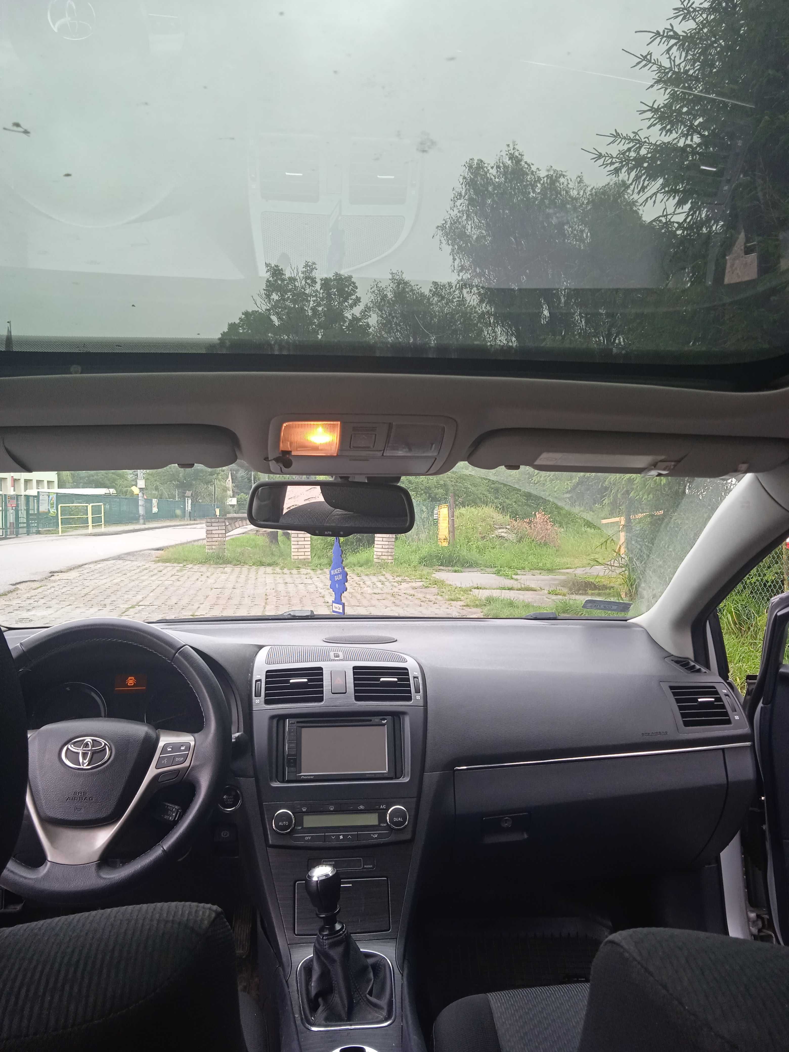 Toyota Avensis t27 2.0 D4D panorama