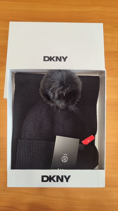 Czapka i szalik DKNY