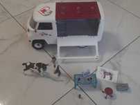 SCHLEICH Auto weterynarz!