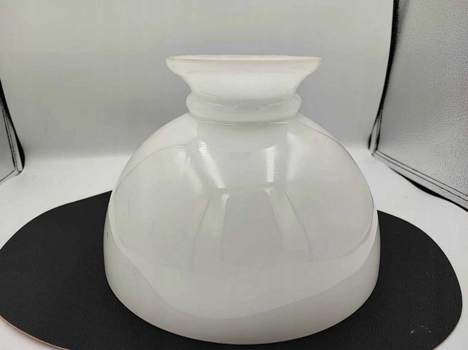 Przedwojenny klosz,umbra na naftowa śr.27,5 cm.