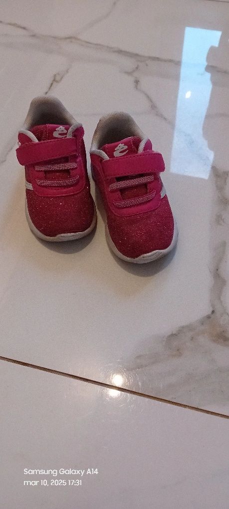 Buty wiosenne dla dziewczynki roz.22