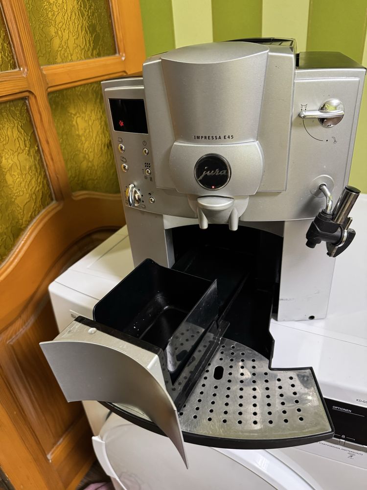 Кавомашинка Jura Impressa E45