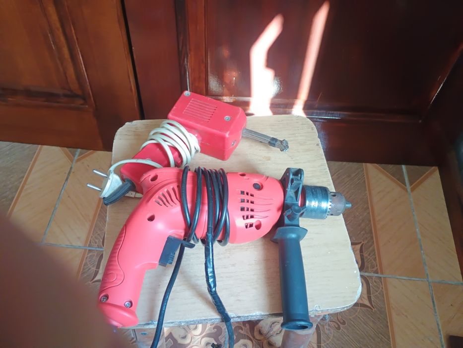 Дрель и выжыгатель по дереву б.у.