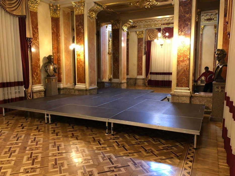 Оренда Сцени Подіуми Ферми Сценічні Конструкції