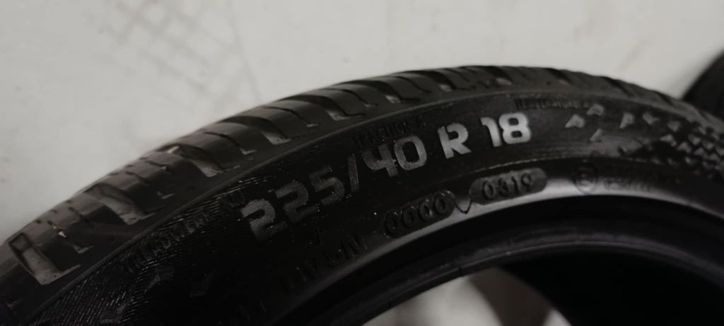225/40/18 Vredestein zimowe