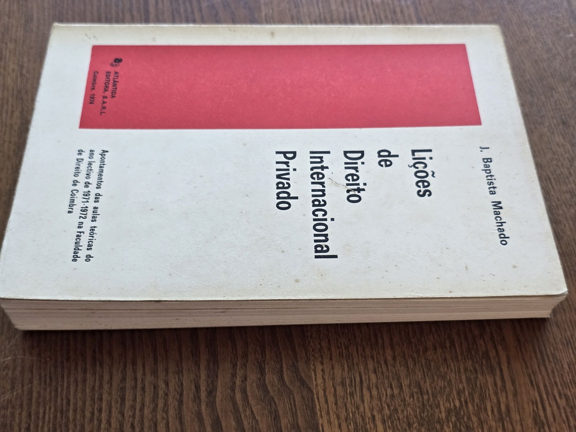 Livros jurídicos / Direito / 1 = 5€ / 10 = 40€
