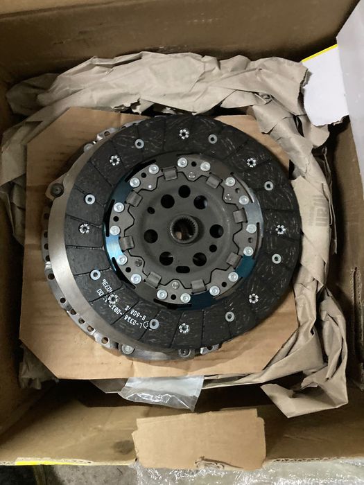 Koło Dwumasowe Sprzęgło  AUDI A3 8P 1.6 TDI