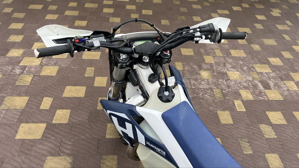 Мотоцикл крос ендуро Husqvarna TE300I