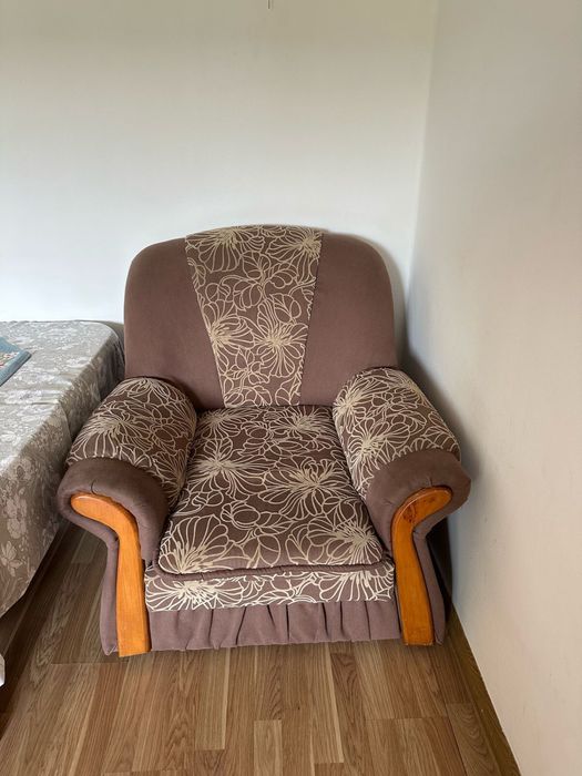 Диван з двома кріслами