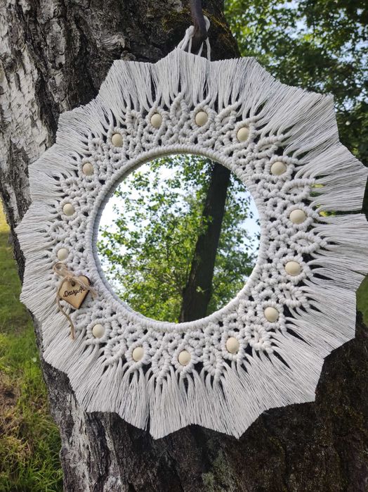 Mandala z lustrem w stylu Boho z drewnianymi koralikami