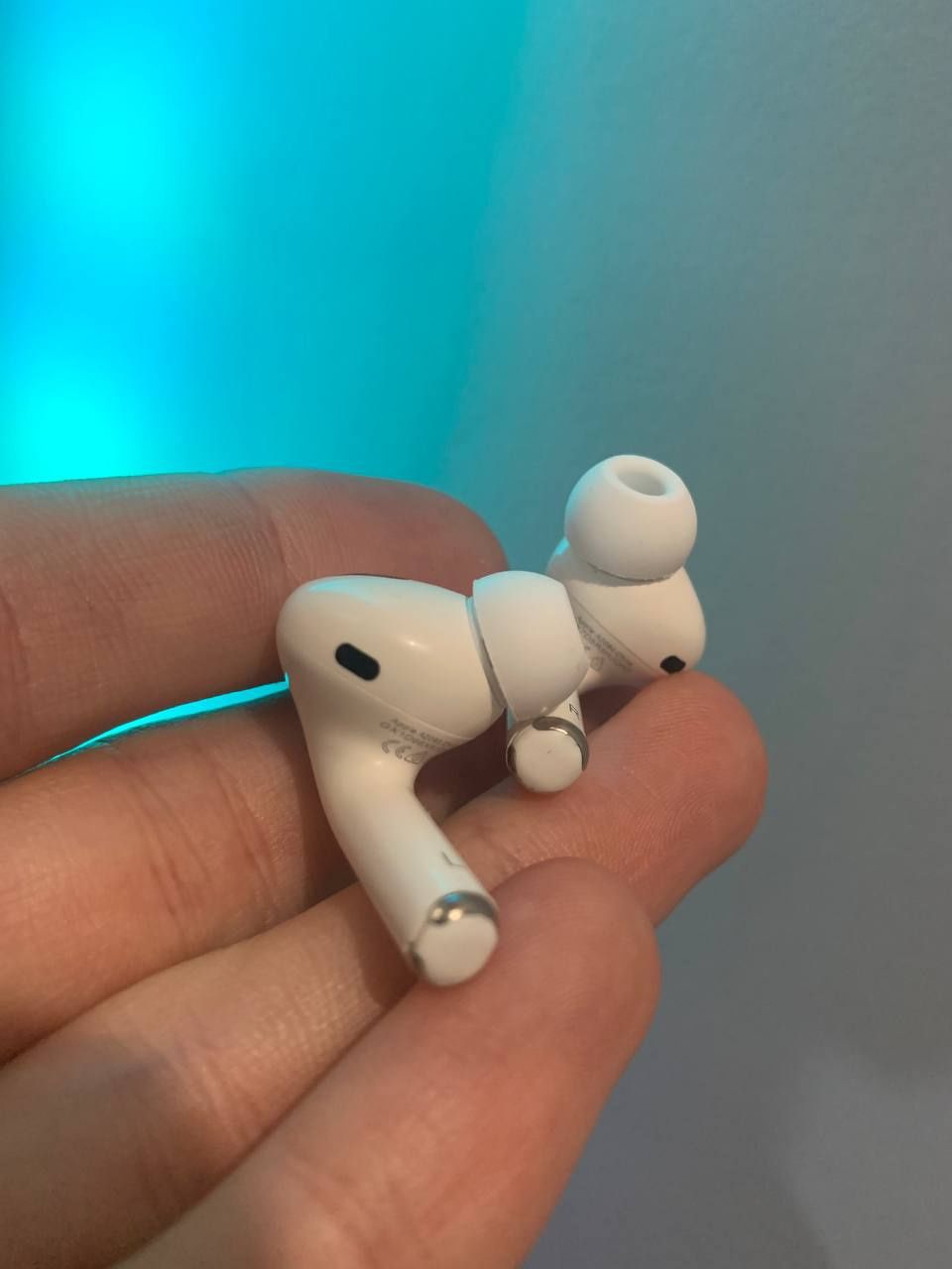 Продам наушники AirPods Pro состояние новое