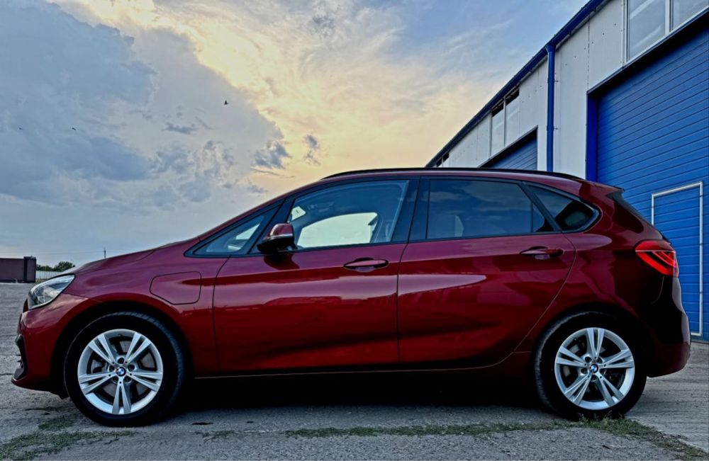 225 xe Active Tourer Гібрид