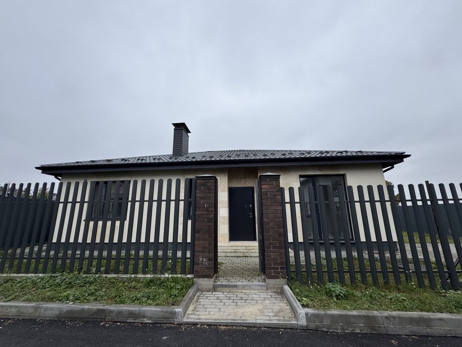 Одноповерховий ОКРЕМИЙ  БУДИНОК  у Лісовій Бучі! Чистове оздоблення!