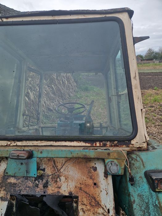 Кабіна до трактора  юмз