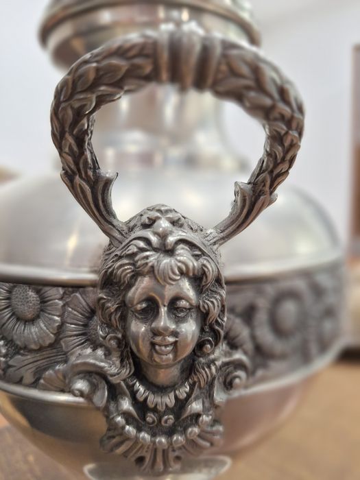 Taça decorativa em estanho