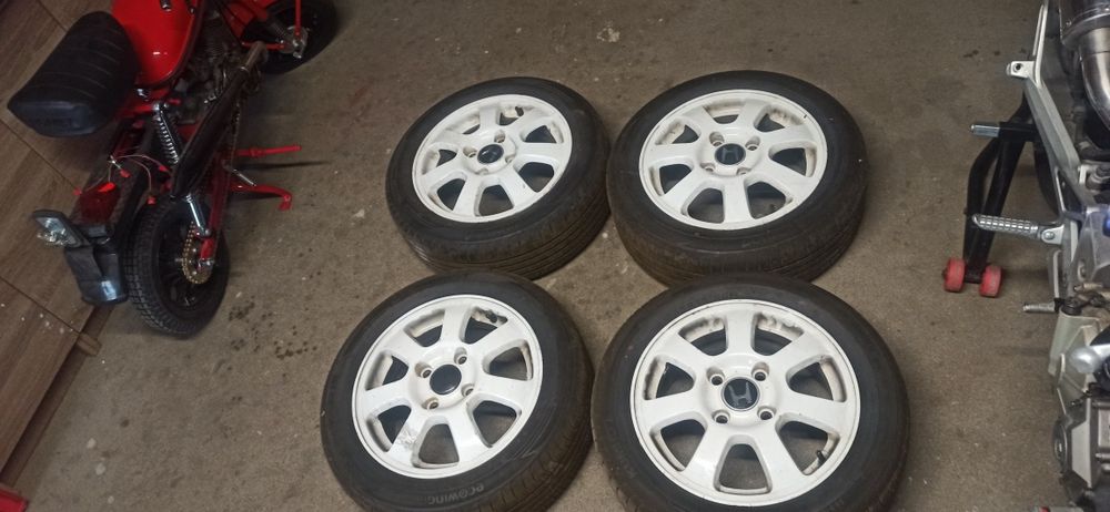Alufelgi z oponami stan opon bardzo dobry