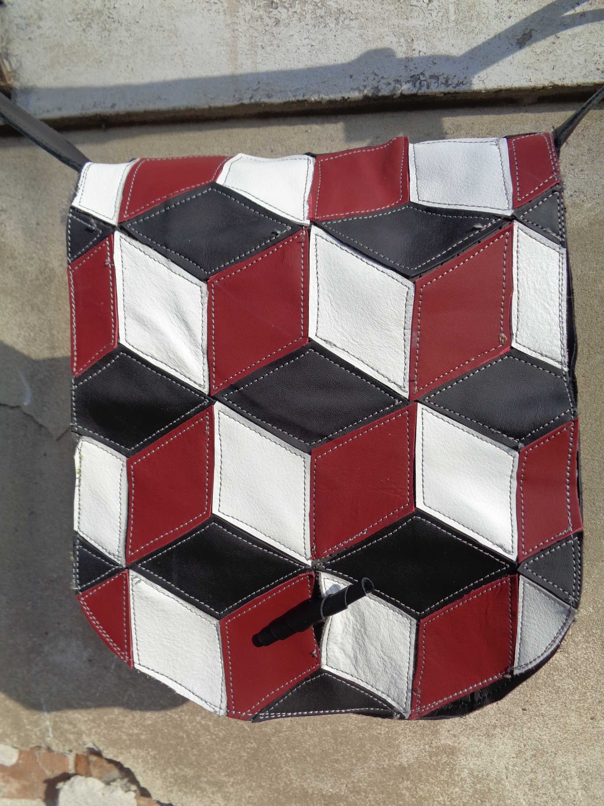 Artystyczna torebka skórzana z klapą w romby.   Handmade