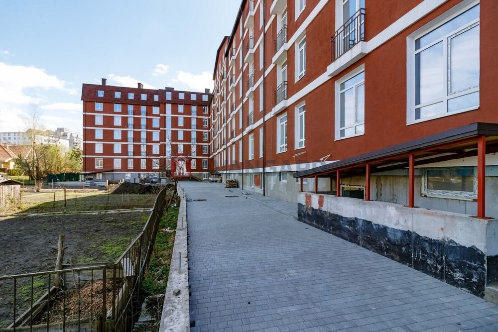 Продаж 2х кімн. кв. 76.4м2 вул. Д. Луценка 2в