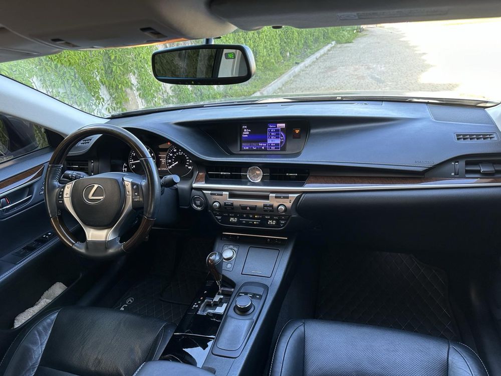 Продам Lexus ES 2014