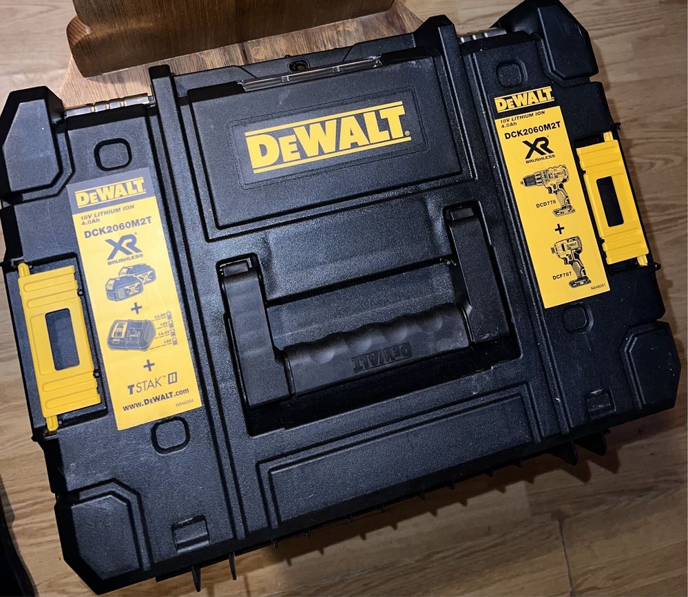 Zestaw elektronarzędi DeWALT DCK2060M2T