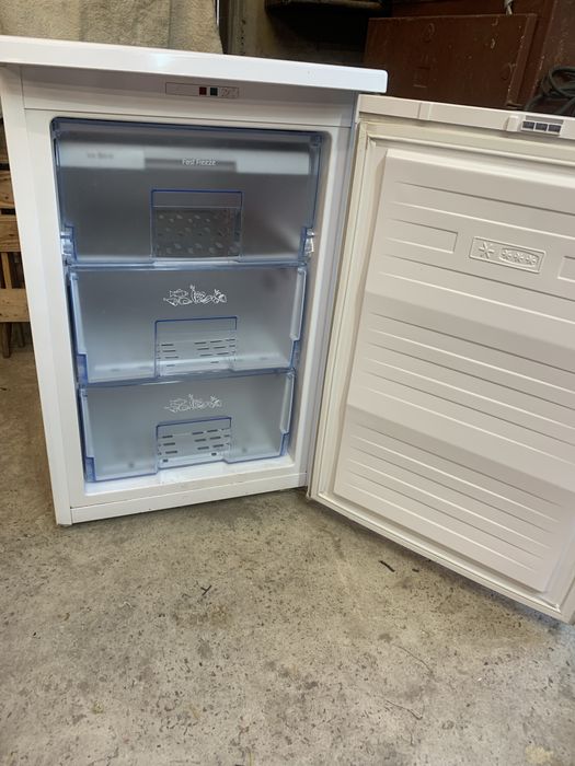 Морозильна камера Beko