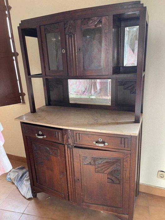 Armario para louça de madeira e pedra
