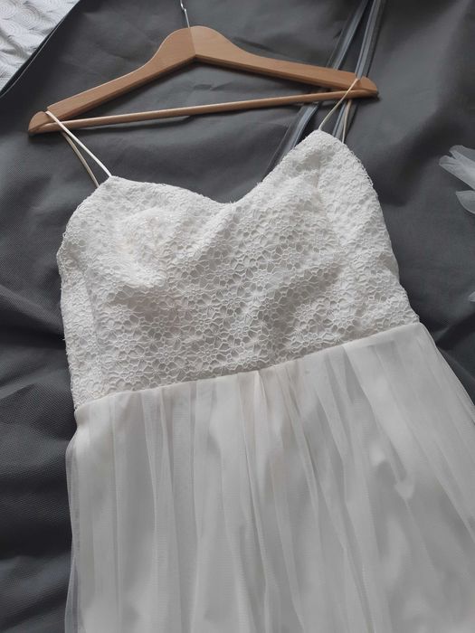 Suknia ślubna rustykalna klasyczna plisowana na cienkich ramiączkach