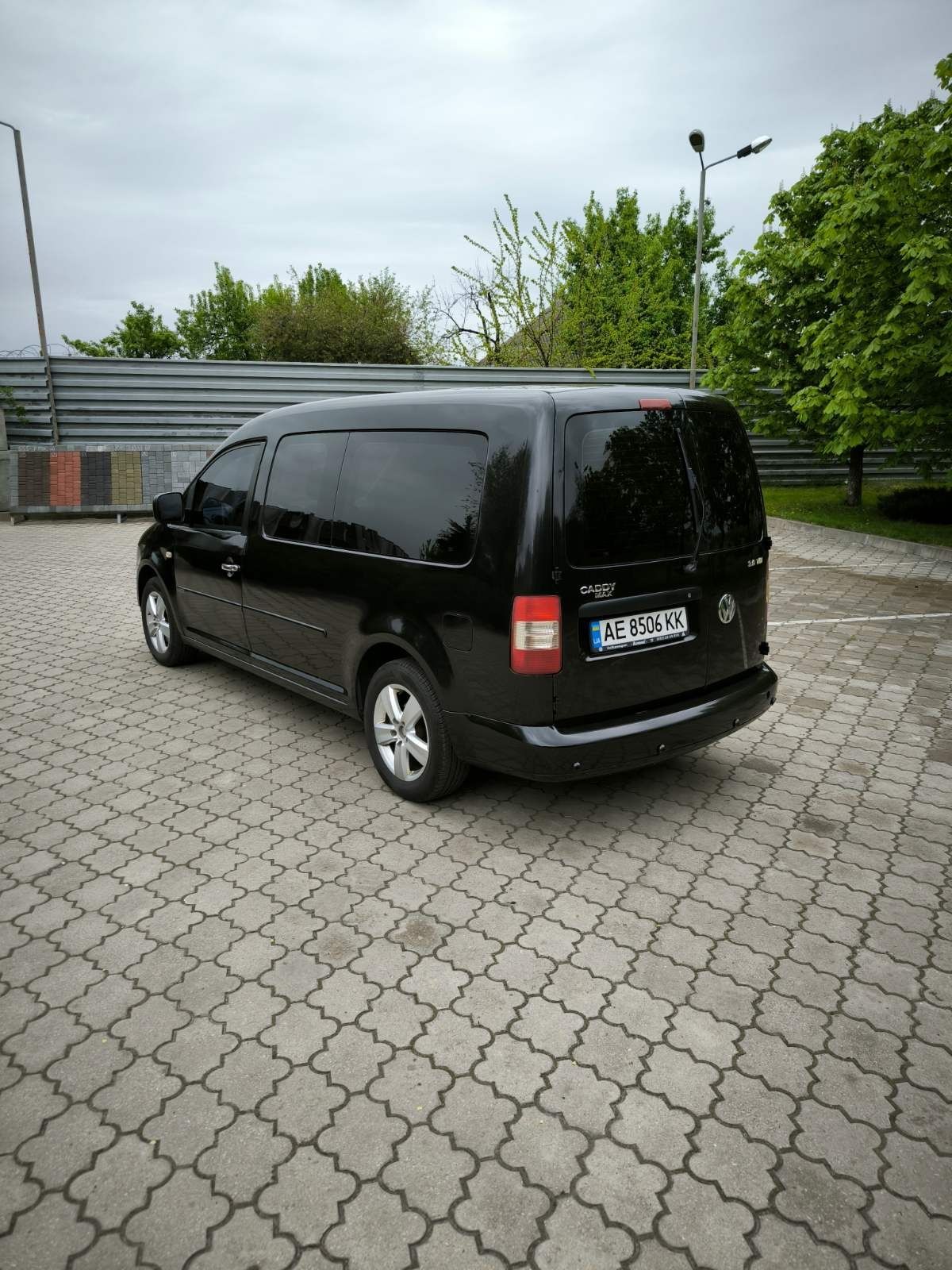 Продам Volkswagen Caddy Maxi