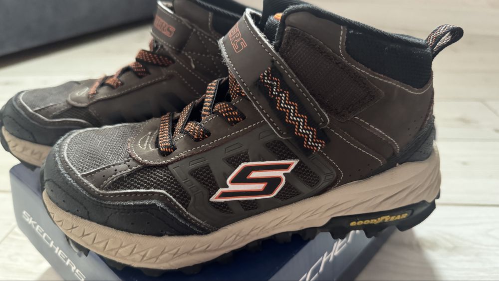 Осінні черевики Skechers 33 розмір