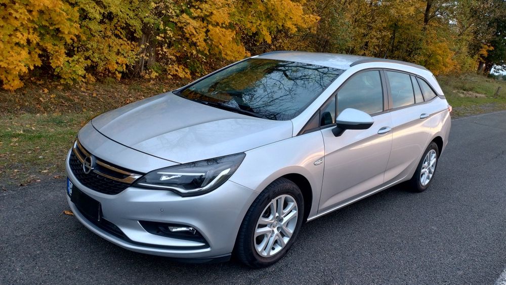 Opel Astra. Model K  Salon PL