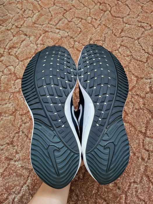 Оригинальные мужские кроссовки Nike Air Zoom Vomero 15