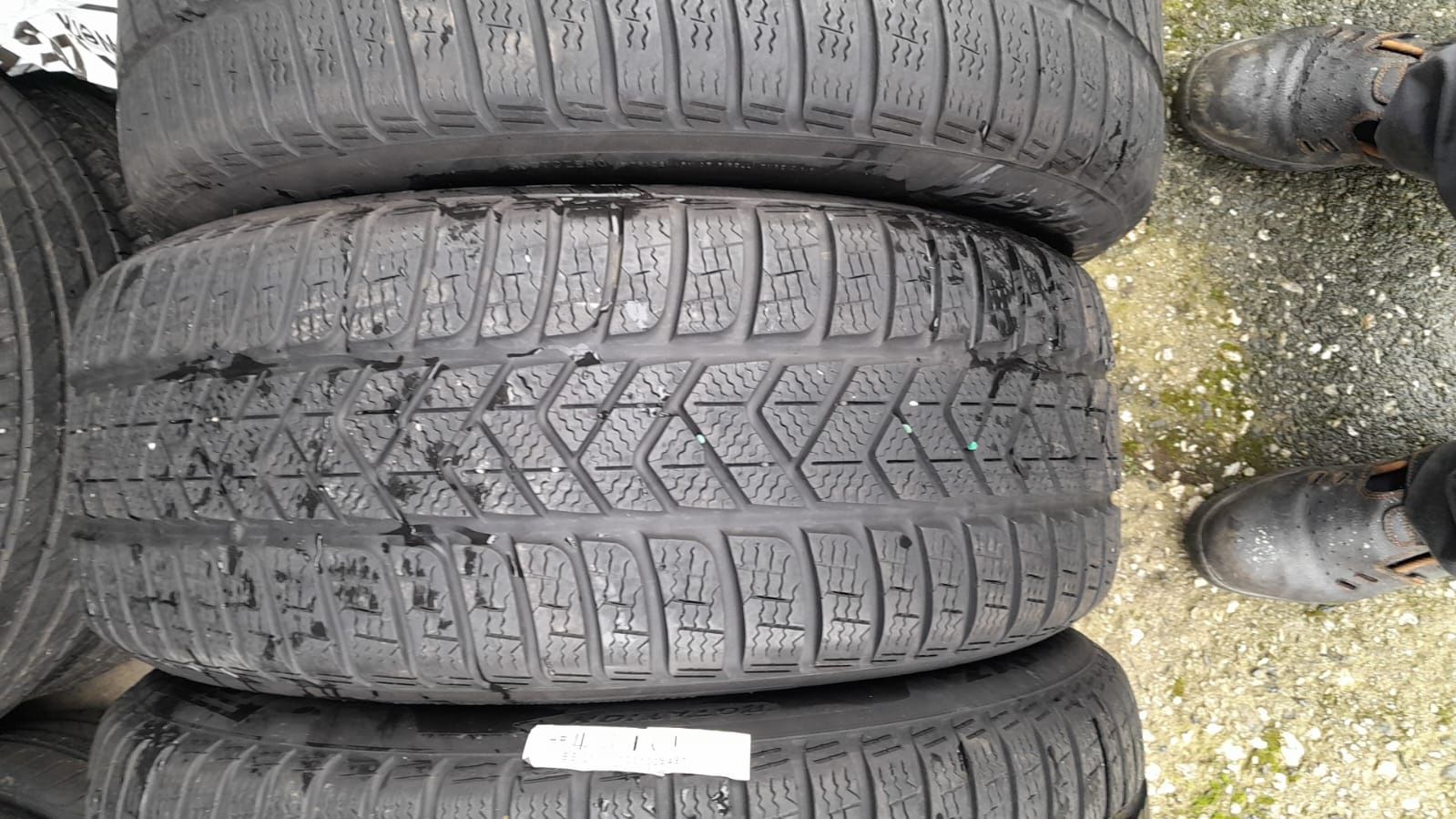 235-55-17 Pirelli Sottozero 3