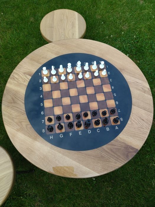 Stół szachowy z żywicy