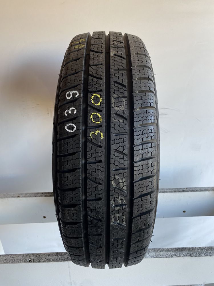 Opona pojedyncza 205/70/15 C Pirelli Carrier