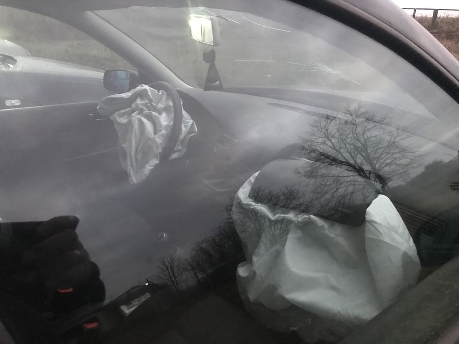 Гольф 4.  1.6 мрі бензин