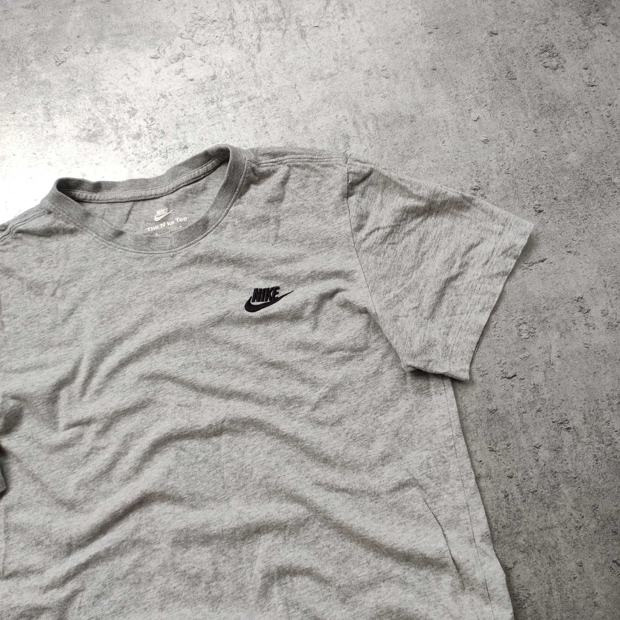 MĘSKA Koszulka Nike Haft Logo Casual Sport Klasyczna szara Bawełna