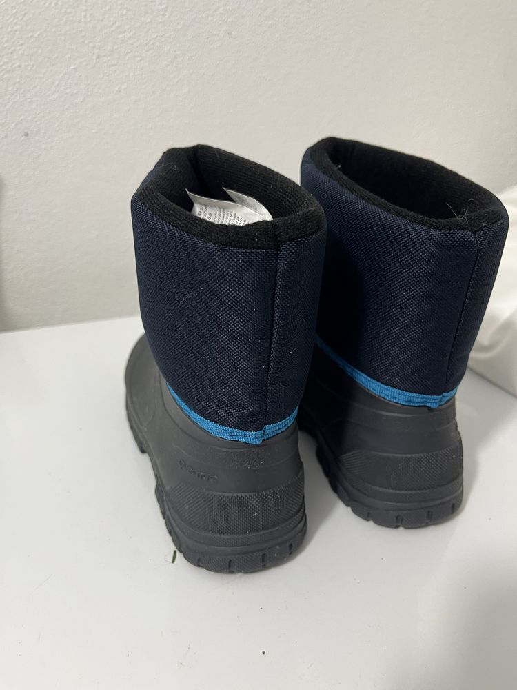 Botas de criança para a neve. 30/31