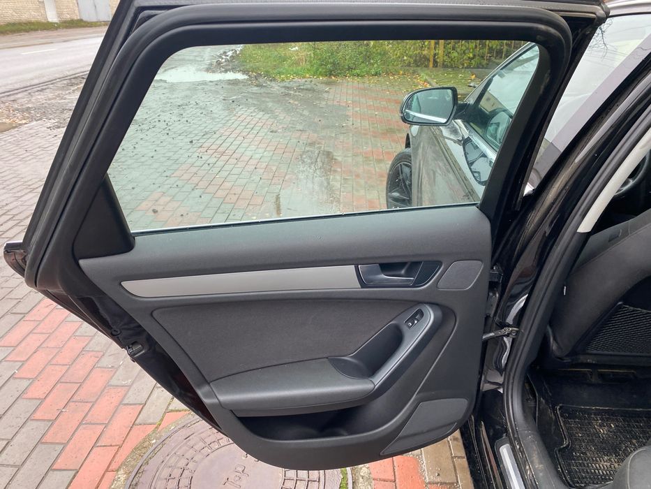 Ауді а4 б8 2011р