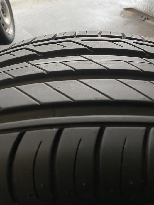 Pneus 215/55/17 Bridgestone Turanza T001