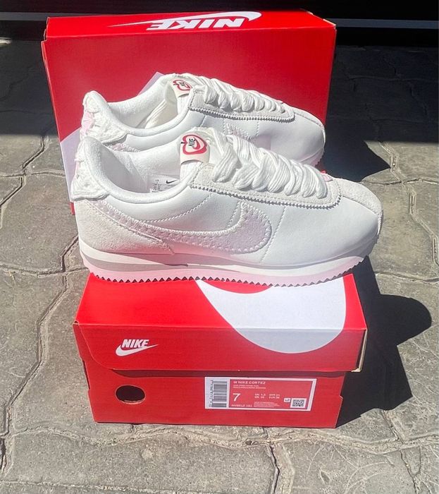 Жіночі Nike Cortez Leather Valentine’s Day Кортез День Валентина.