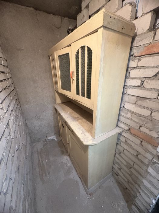 Kredens Prl do renowacji