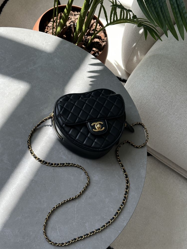 Сумка серце Chanel Heart Chain Clutch Bag чорна