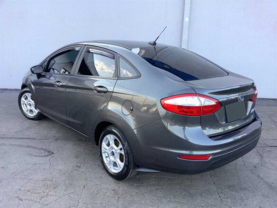 Ford Fiesta SE      2016