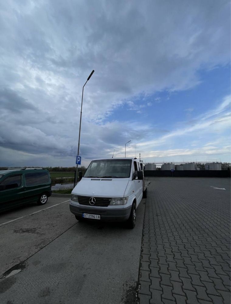 Продам терміново Евакуатор Мерседес спрінтер 2.9 тді