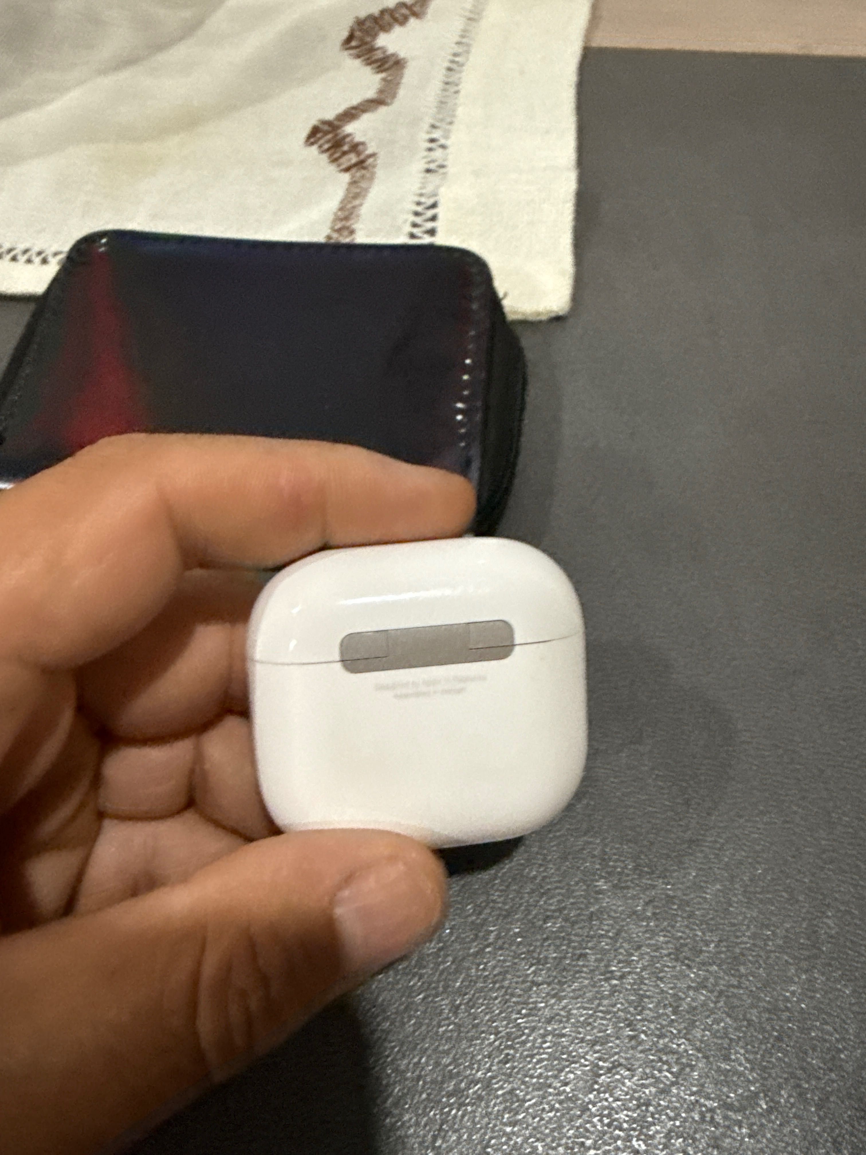 Caixa  carregamento  airpods 4