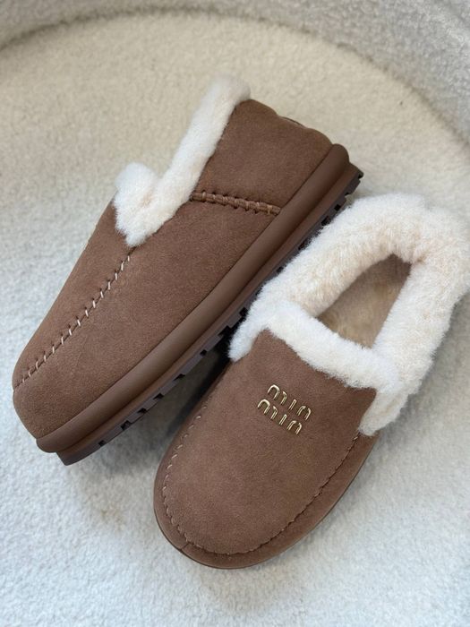 Тапки лофери miu miu замш 37,39р беж і коричневий колір