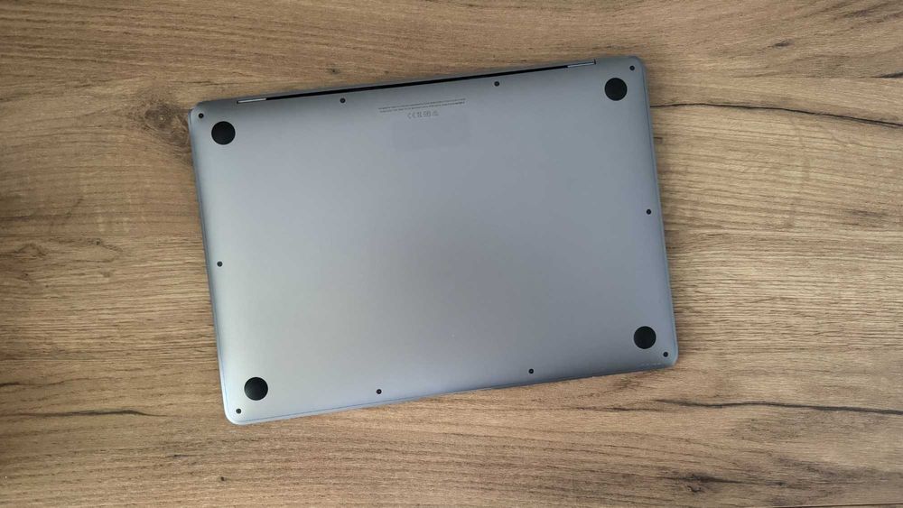  MacBook Air 13 2020 m1 16GB RAM 512GB SSD Space Gray